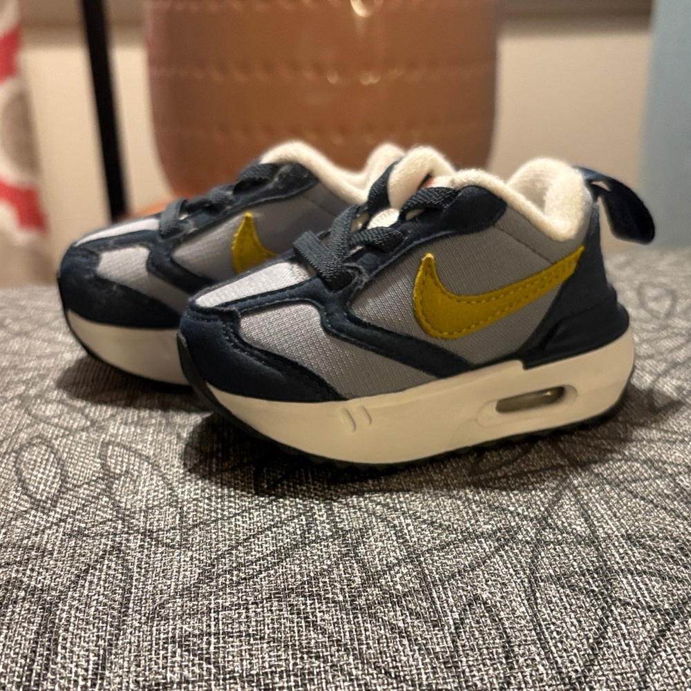 Nike Air Max Dawn Particle Grey Dark Citron Crib Shoe Sneakers NEW 1.5